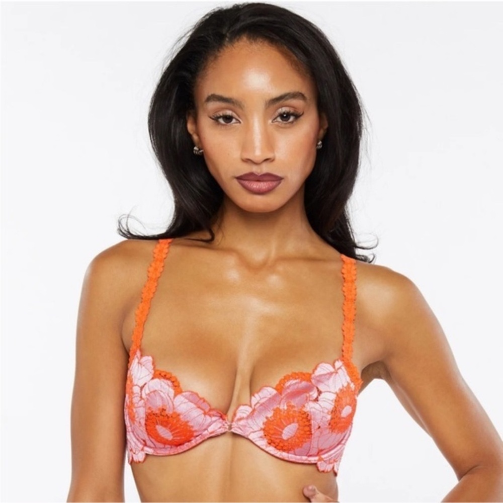 NWOT PEARLY POPPY UNLINED BRA